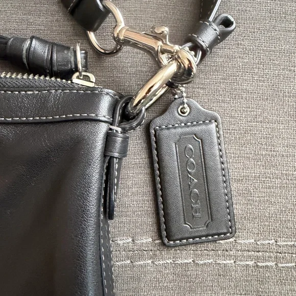 Coach handbag, black leather, black interior, great condition! - Picture 2 of 6